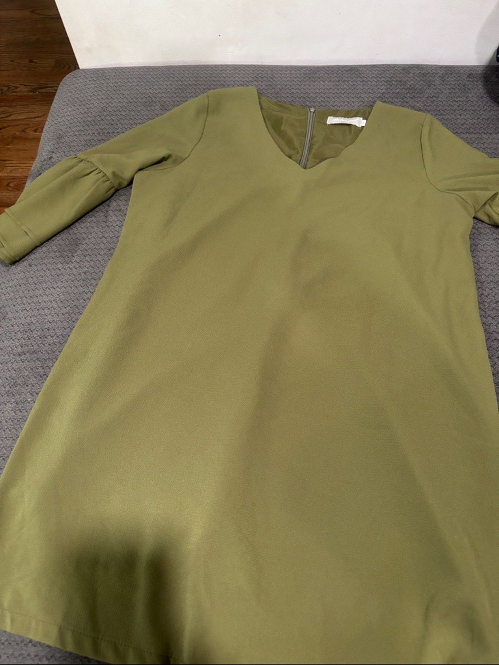 ⭐️2/$10 - Olive Green V-Neck Shift Dress